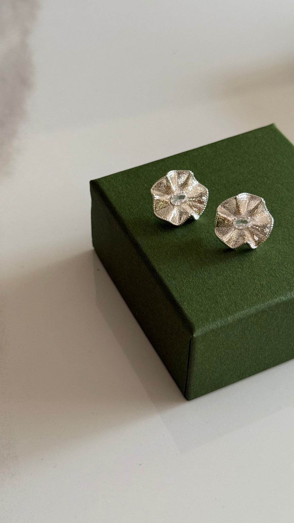 Bloom Studs